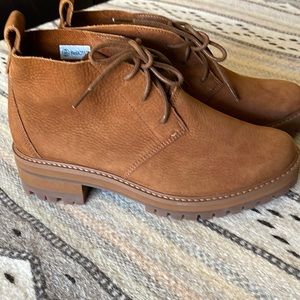 Timberland women’s boot size 9 NWOT